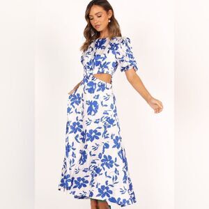 PETAL & PUP NWT AMINAH PUFF SLEEVE DRESS - BLUE FLORAL SIZE L